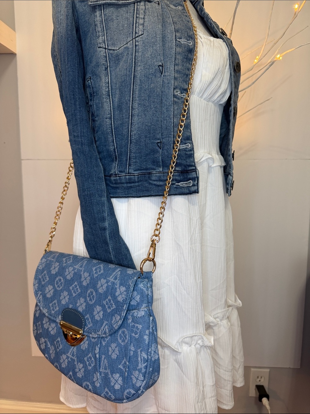 NWOT designer fashion LV bag W/ Crossbody strap plus studded strap
